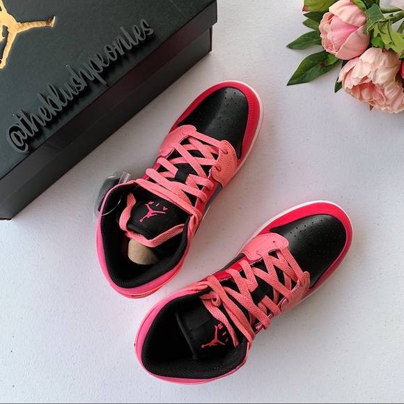 Air Jordan 1 Mid NWT - Picture 8 of 12